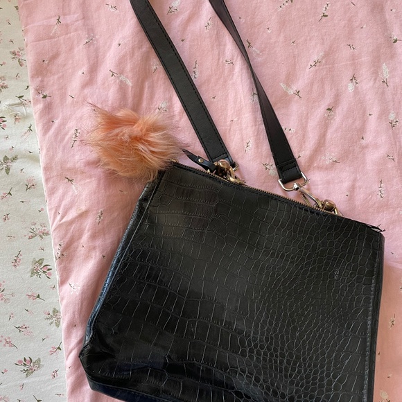 Black Handbag - Picture 1 of 4